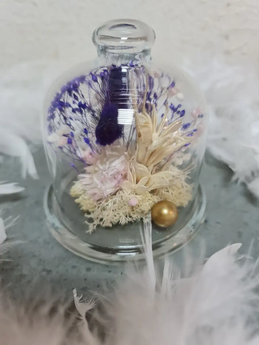 Cloche de fleurs séchées