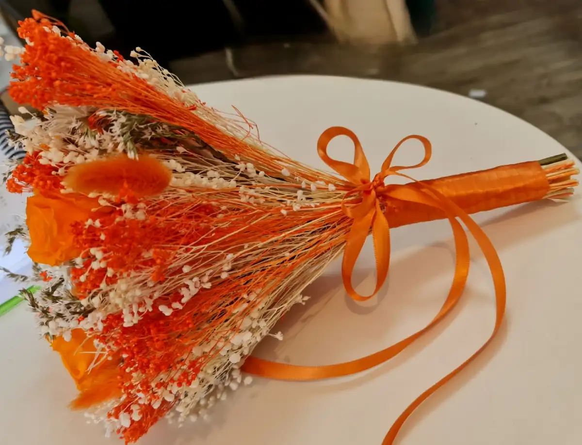 Bouquet fleurs séchées orange et blanc