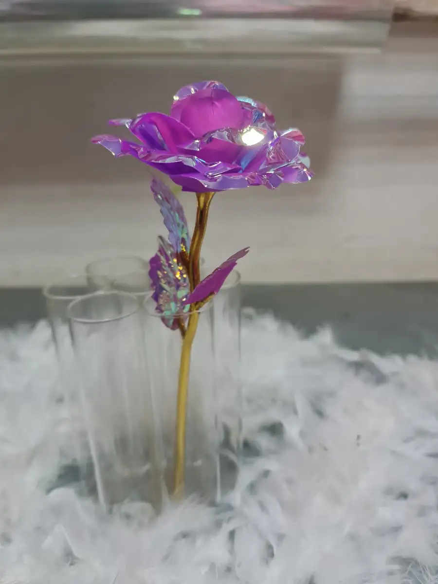 Rose holographique violette