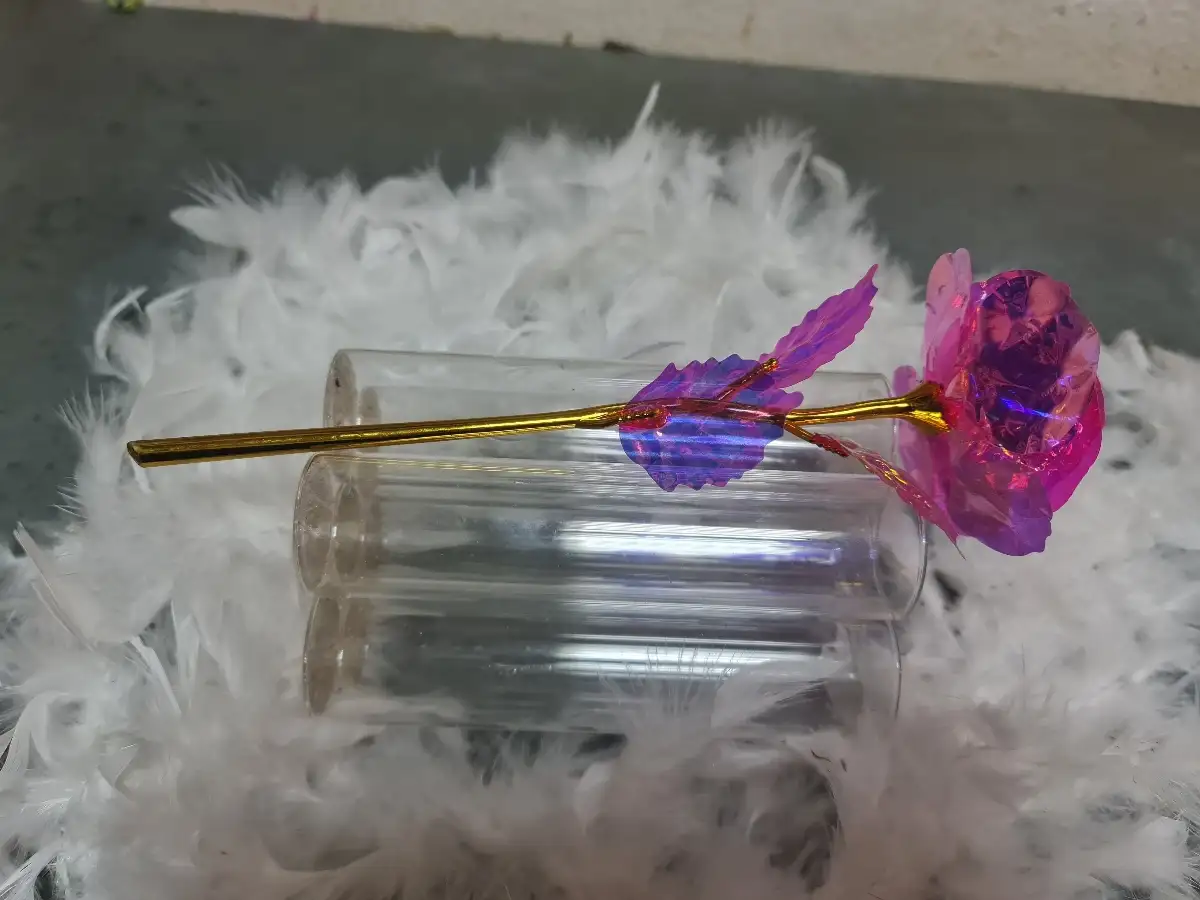 Rose holographique rose