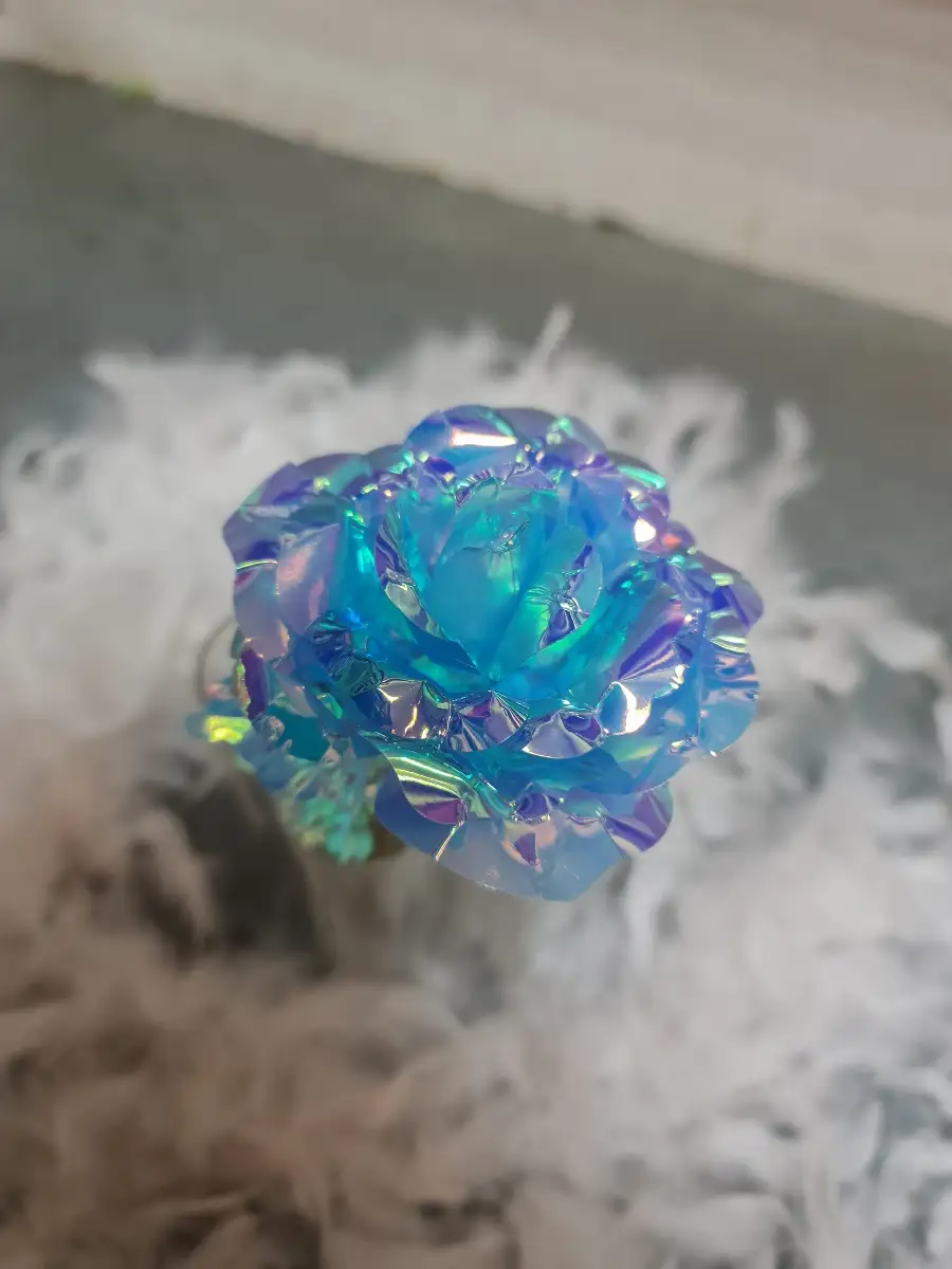 Rose holographique bleu